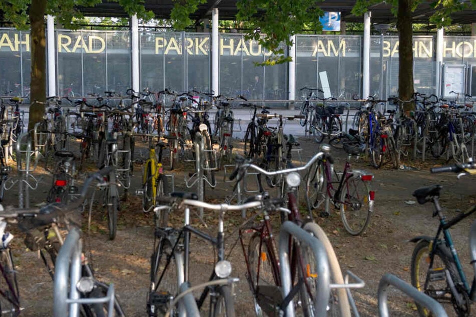 Rund 35 Räder kamen in Koblenz für 5 bis 120 Euro unter den Hammer. (Symbolbild)