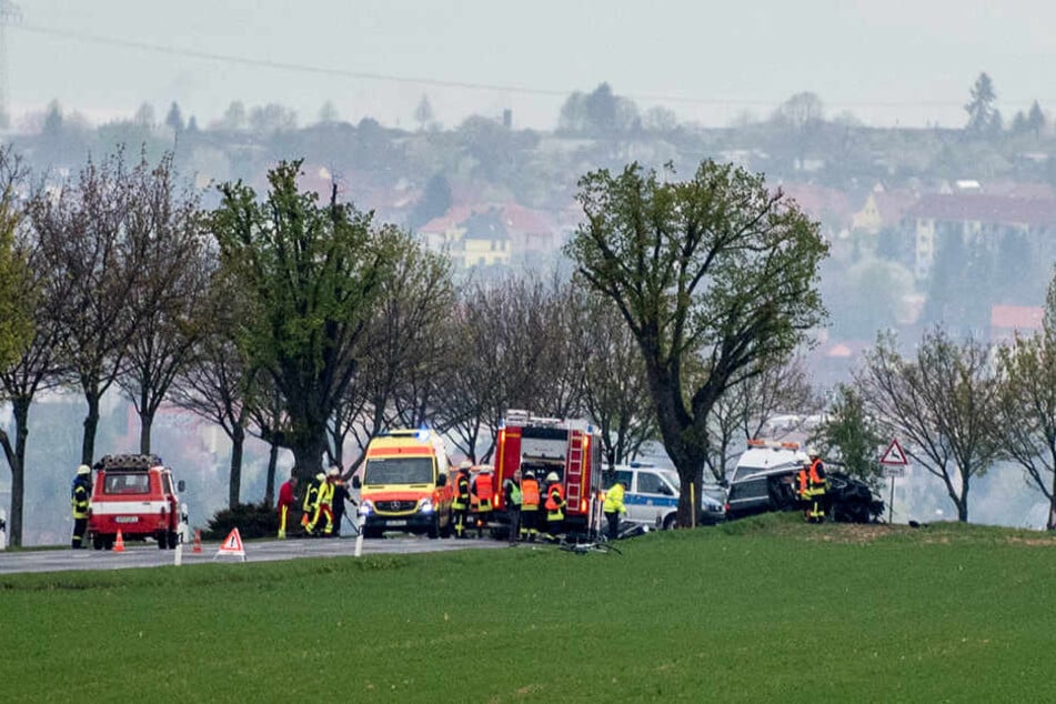 Bei dem Unfall verstarb der Fahrer des Wagens.