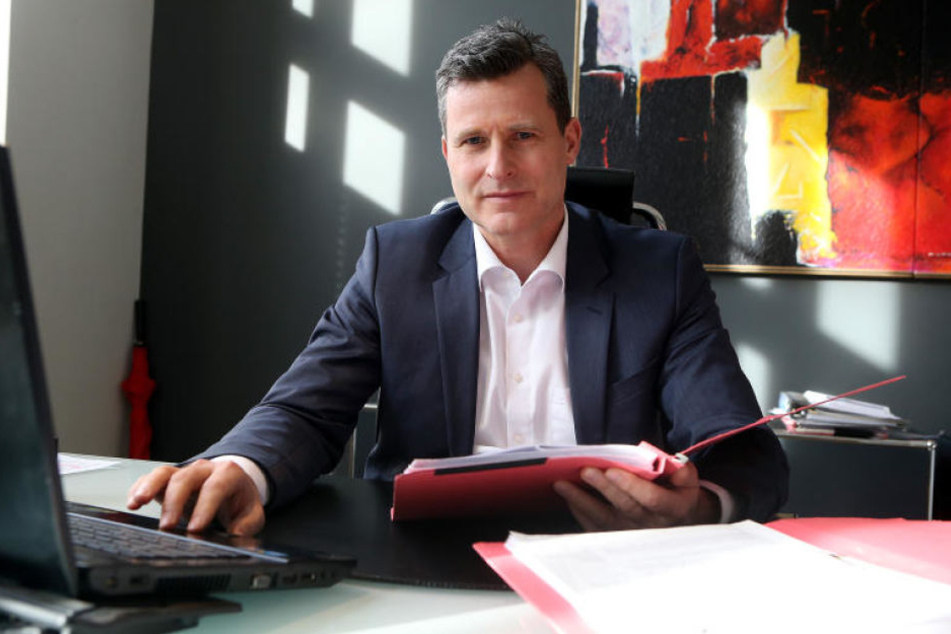 Strafverteidiger Detlev Binder vertritt den Angeklagten.
