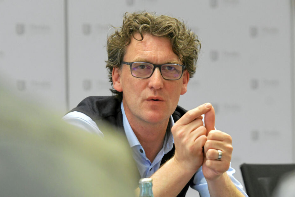 Eine Äußerung des Presseamtleiters und Stadtsprechers Kai Schulz (45) lässt die Taxifahrer nicht gut dastehen.