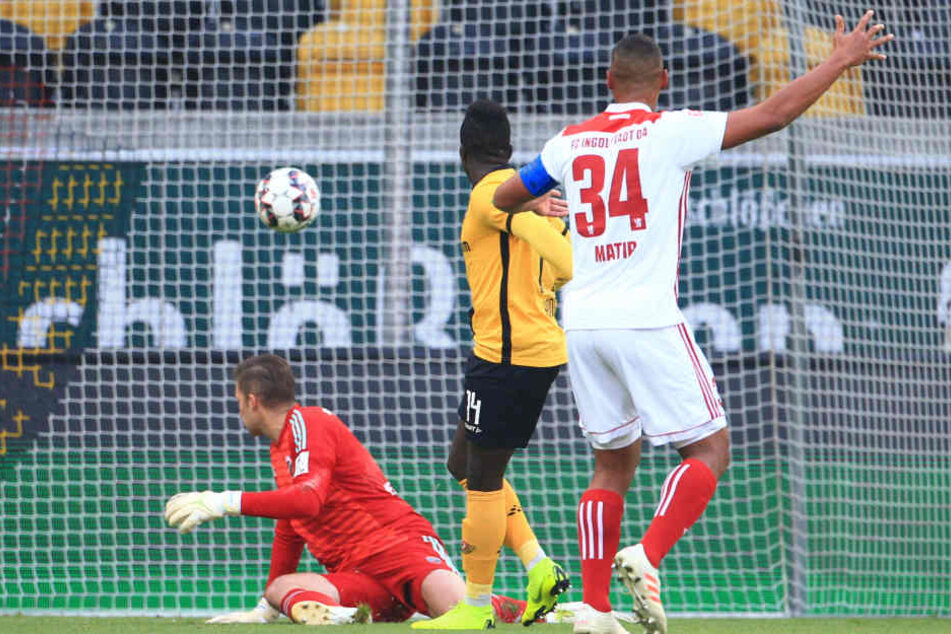 Hier trifft Moussa Koné zum 2:0 für die Schwarz-Gelben.