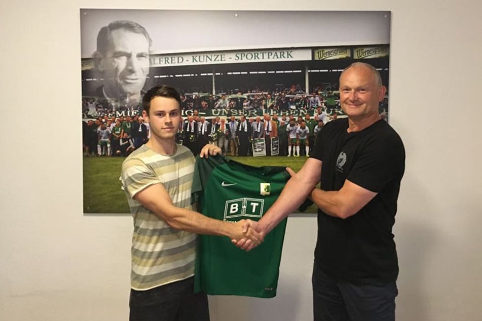 Marc Böttger (links) konnte die Verantwortlichen von Chemie Leipzig im Probetraining überzeugen.