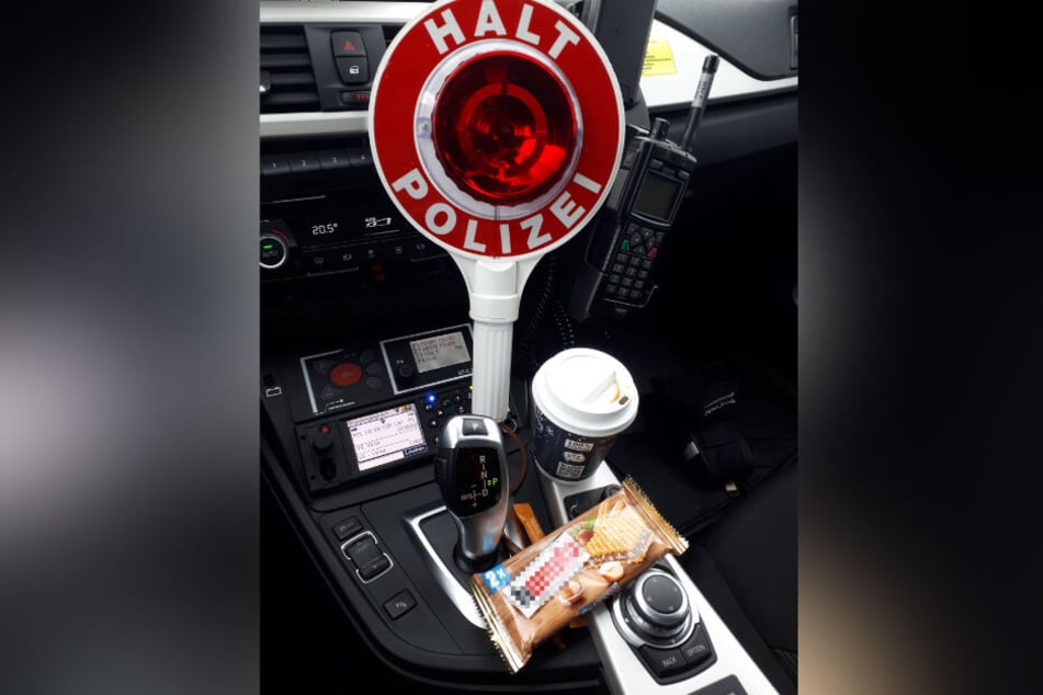 Halt! But first: Coffee and Haselnusstafel.