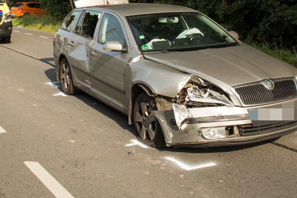 Der Skoda knallte mit einem Quad auf der B6 zusammen.