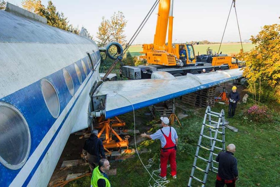 Für den Transport mussten auch die Flügel demontiert werden.