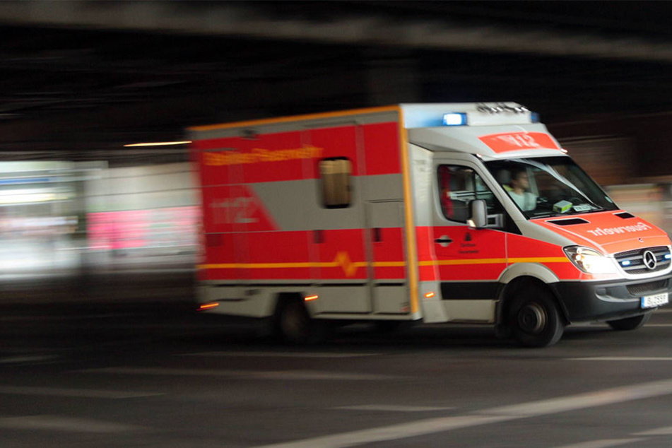 Ein 66-Jähriger hat sich in Bernsdorf mit einer Kettensäge tödlich verletzt.