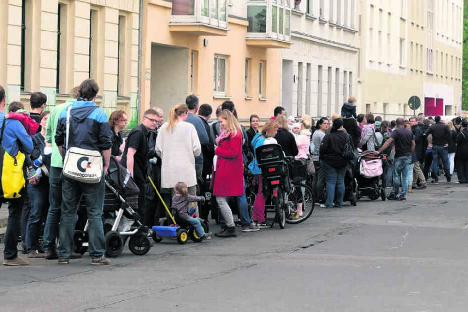 In Leipzig standen über 450 Eltern für einen Kitaplatz Schlange. Dieses
Szenario könnte auch Dresden drohen.