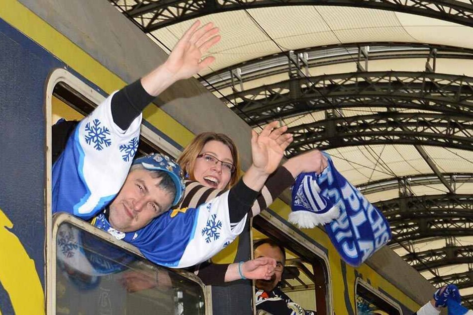 Wieder einmal ein Sonderzug für die Fans der Eislöwen. Am 30. Dezember heißt es: Auf nach Bad Tölz! Noch sind Tickets für den Trip nach Bayern zu haben.
