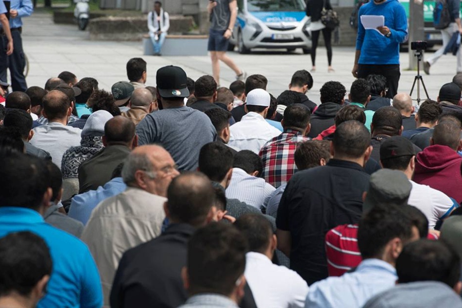 Die absolute Mehrheit der befragten Europäer will keine weitere Zuwanderung von Muslimen.