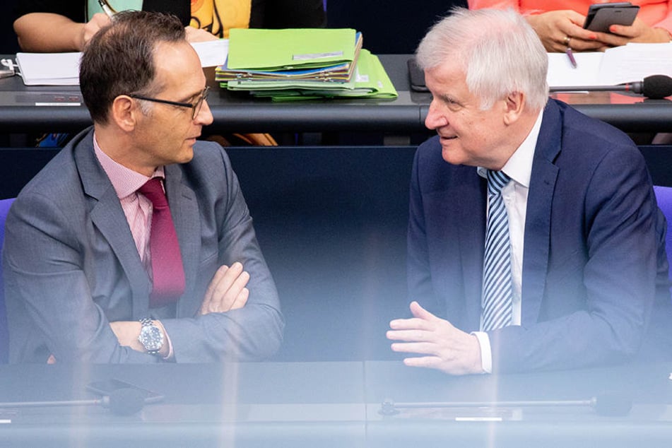 Heiko Maas (l.) und Horst Seehofer (r.) freuen sich auf die Europameisterschaft 2024 im eigenen Land.