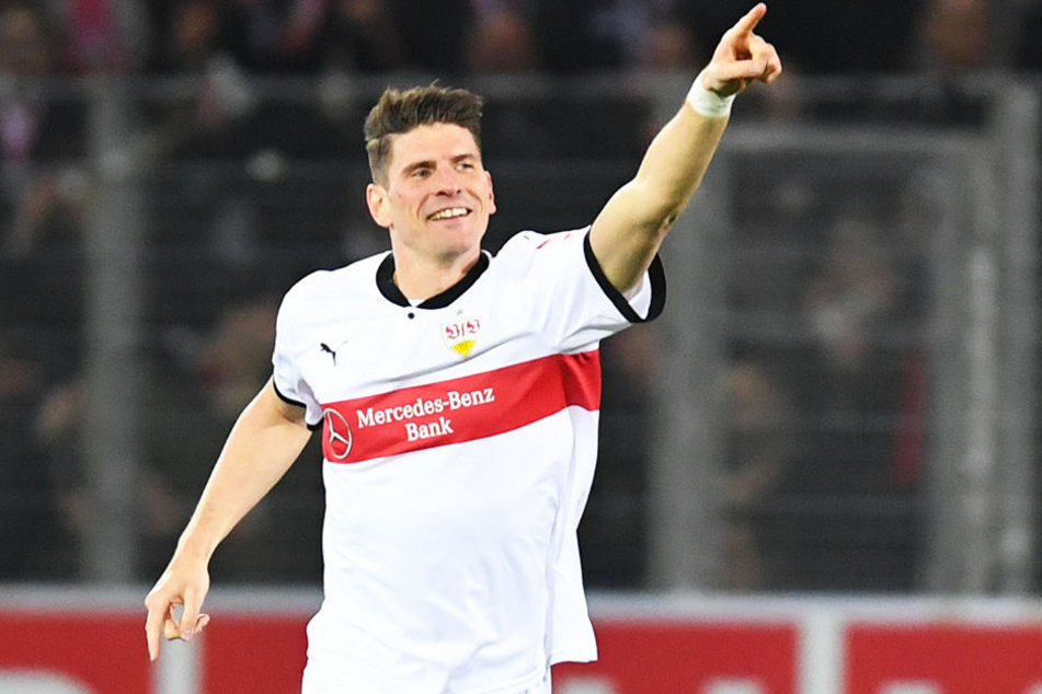 Mario Gomez darf sich über seinen neuen Sturmpartner freuen.