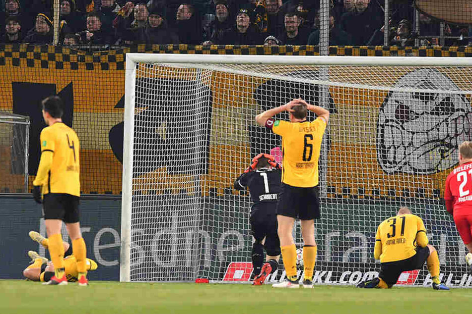 3:1 führte Dynamo schon gegen Arminia Bielefeld. Am Ende stand eine schmerzvolle 3:4-Niederlage auf der Anzeigetafel.