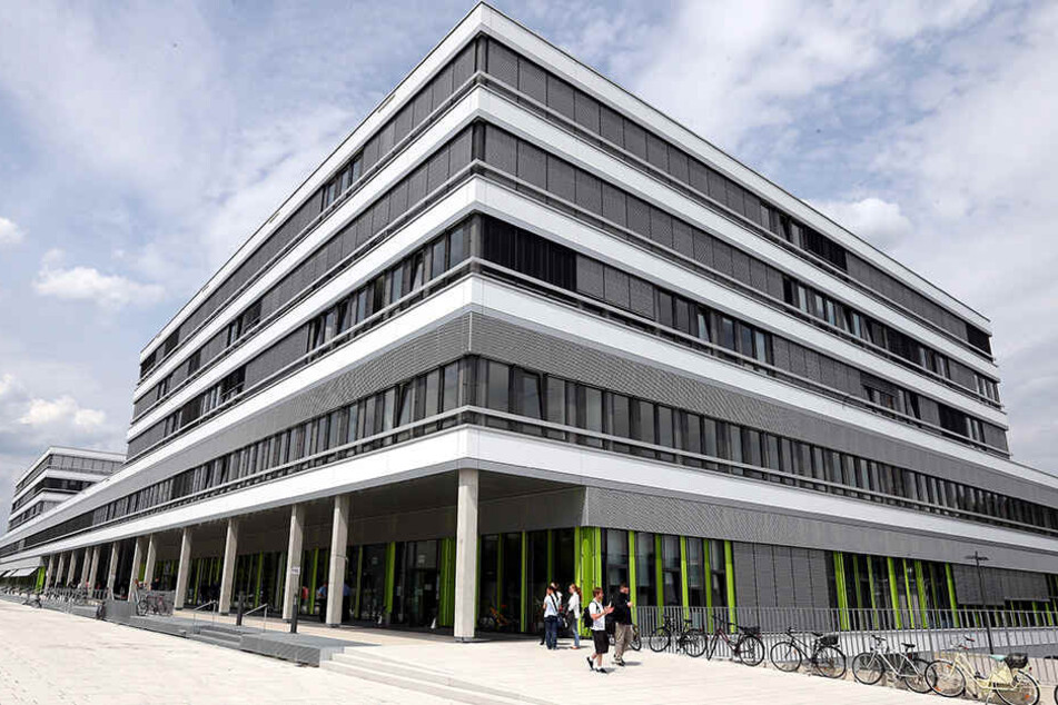Das Gebäude X hat satte 130 Millionen Euro verschlungen.