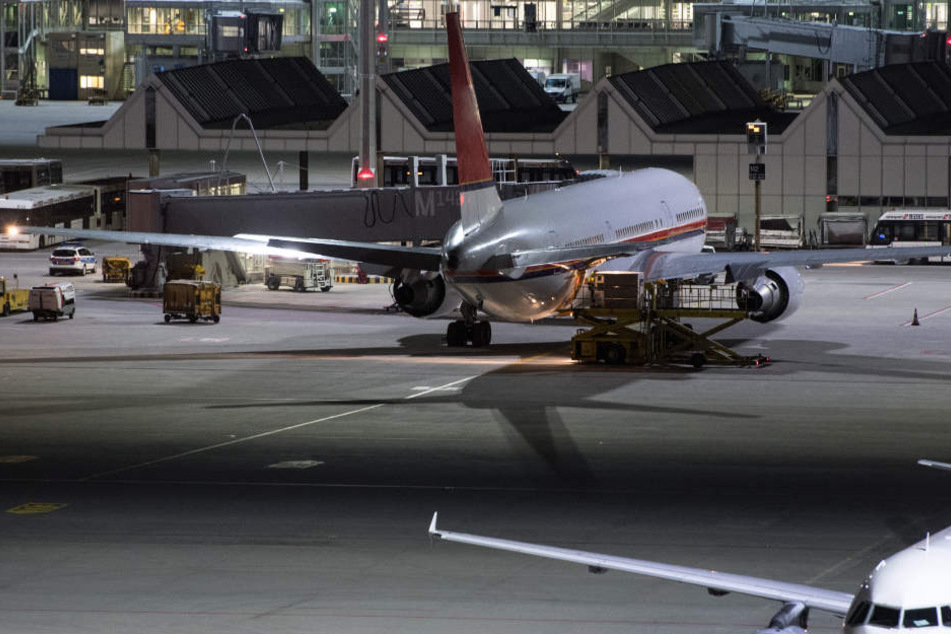 Vom Flughafen München aus wurden Asylbewerber abgeschoben. (Symbolbild)