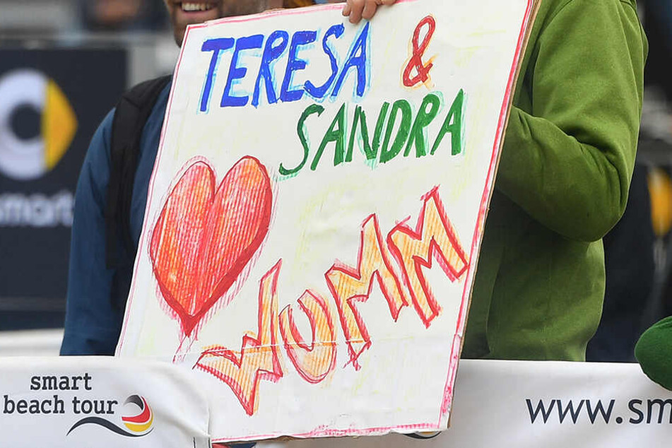 Die Fans von Sandra Ittlinger & Teresa Mersmann hatten gut lachen. Ihr Duo steht im Halbfinale.