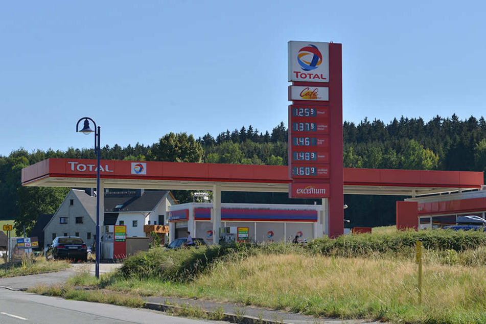 In diese Tankstelle in Gelenau brachen die Täter ein.