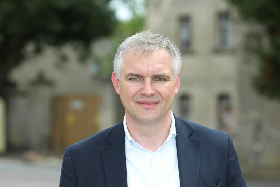 Wurzens Oberbürgermeister Jörg Röglin (SPD): "Die Nähe des Vereins zur linken Szene in Leipzig wird von den Einwohnern der Stadt und des Umlandes als problematisch gesehen."