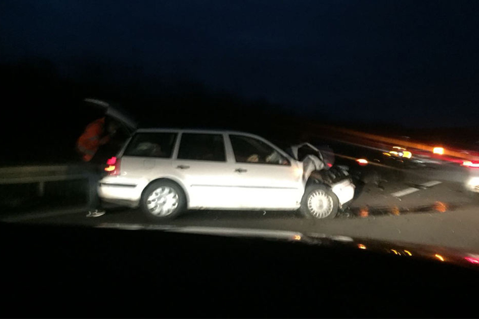 Offenbar krachten vier Fahrzeuge ineinander.