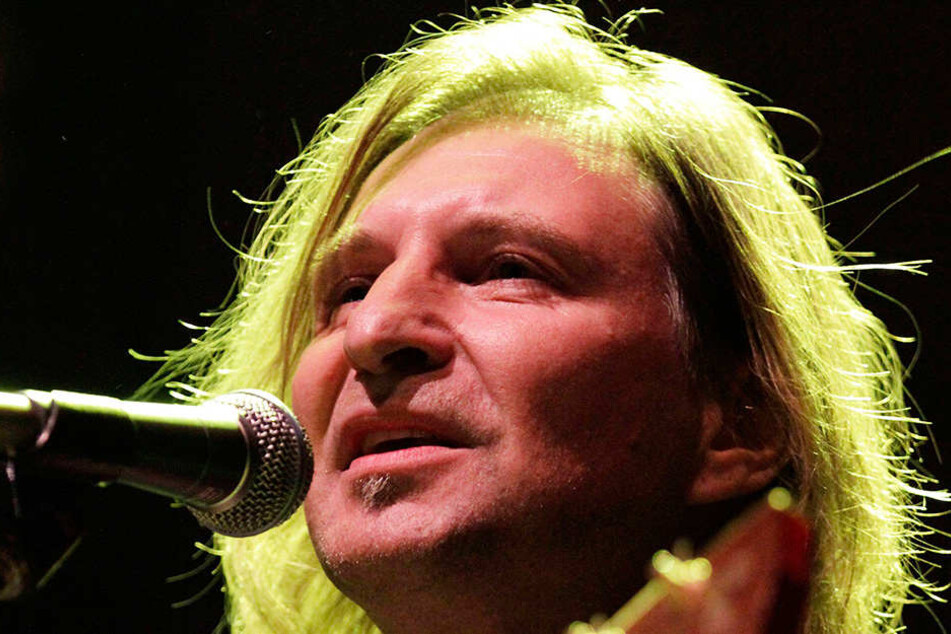 Wird für den Erhalt der Dresdner Kultur-Kultstätte bei einem Benefizkonzert singen: Dirk Zöllner (55).