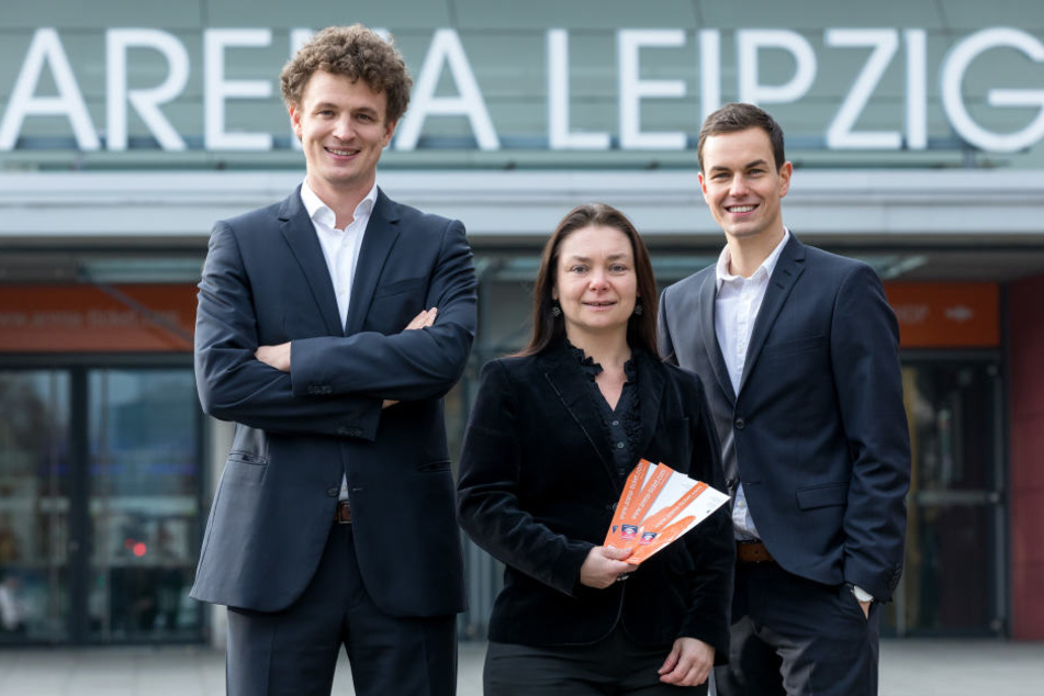 Geschäftsführer Matthias Kölmel zusammen mit Iris Rackwitz und Philipp Franke von der ZSL Betreibergesellschaft.
