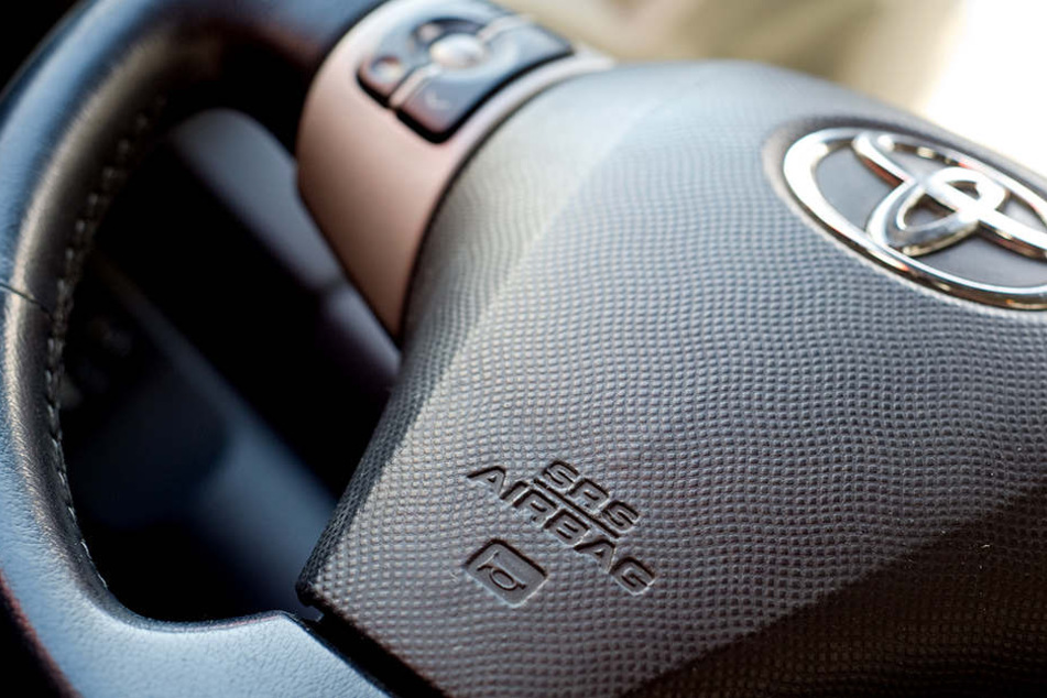 Toyota ruft jetzt fast drei Millionen Autos zurück.