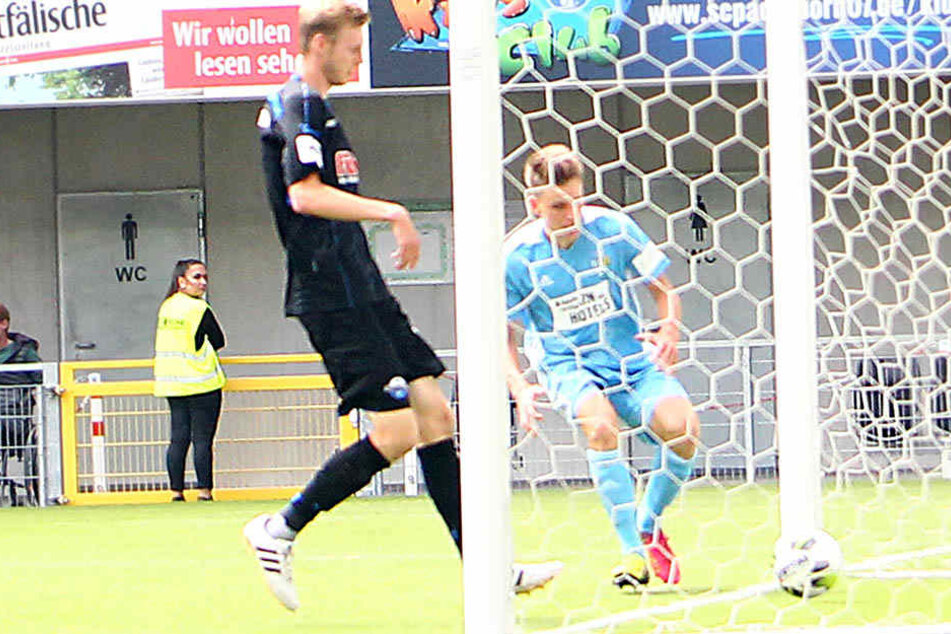 In der Hinrunde verlor der CFC 2:3 in Paderborn. Hier vollendet Florian Hansch zum 1:2.