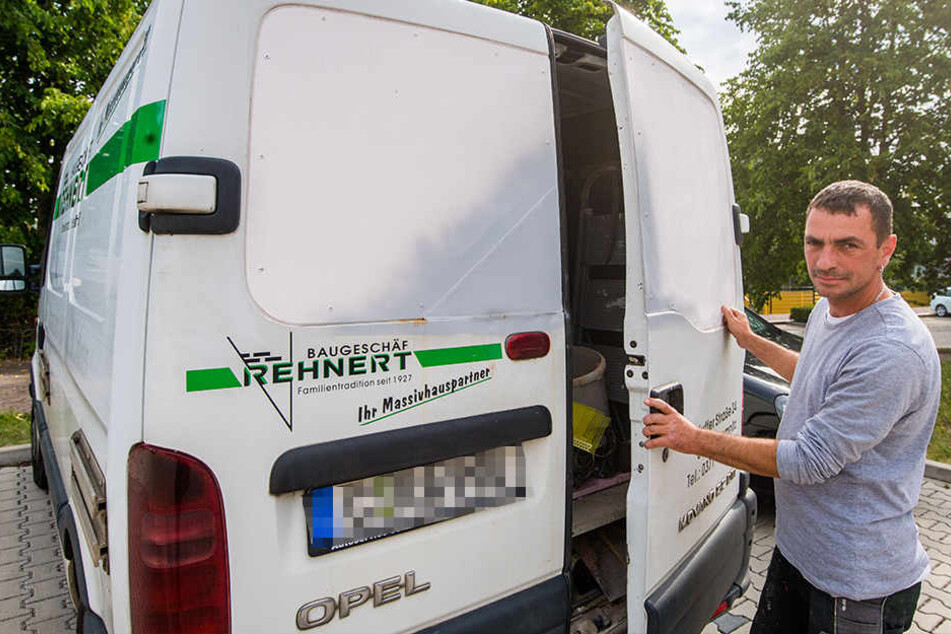 Muss seinen Firmenwagen mit einer Stahlplatte gegen Einbrecher schützen: Nico Böttger (42).
