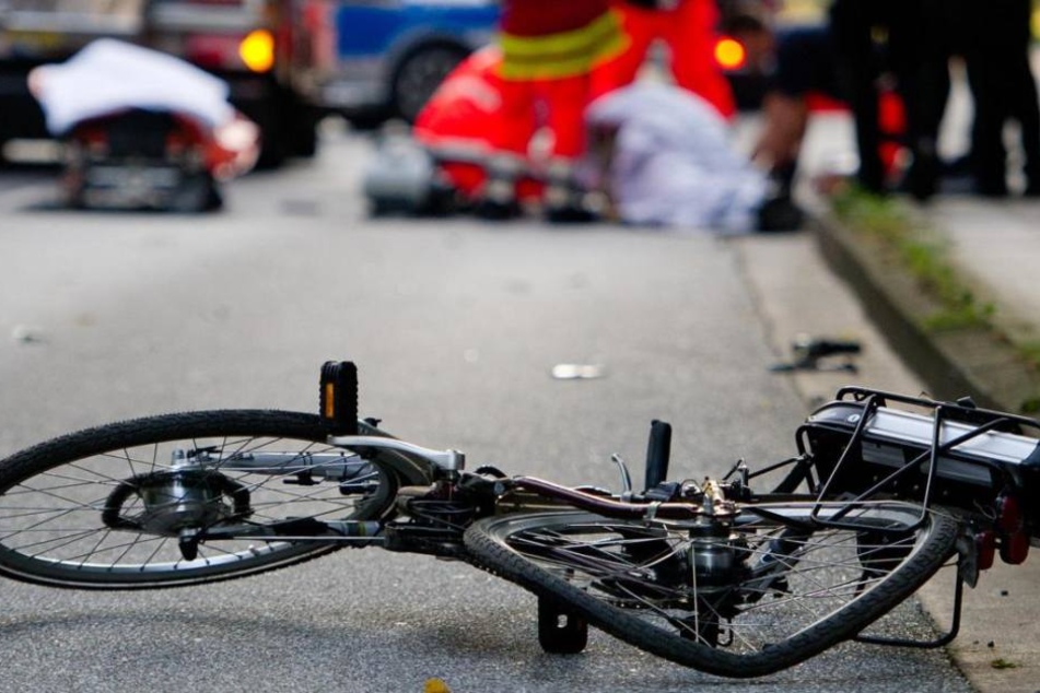 Der 54-jährige Radler fuhr ungebremst in die Seilfalle. (Symbolbild)