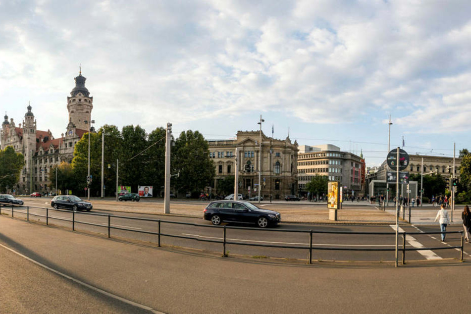 Unter anderem führt die Demo auch über den Wilhelm-Leuschner-Platz.