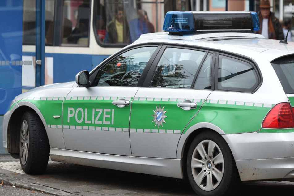 In Bayern ist ein Streit an einer Haltestelle komplett eskaliert. (Symbolbild)