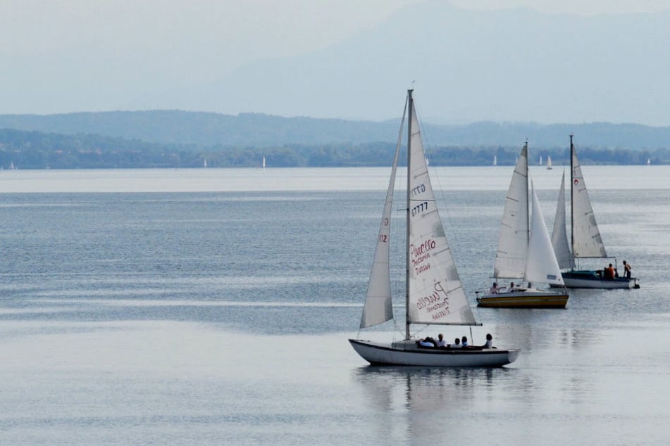 Im Ammersee wurde die Leiche eines vermissten Seglers gefunden. (Symbolbild)