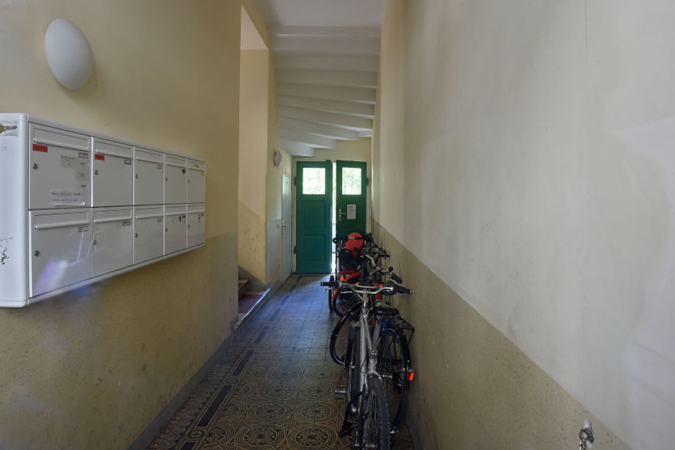 Die Frau wurde in einem Hauseingang sexuell belästigt. (Symbolbild)