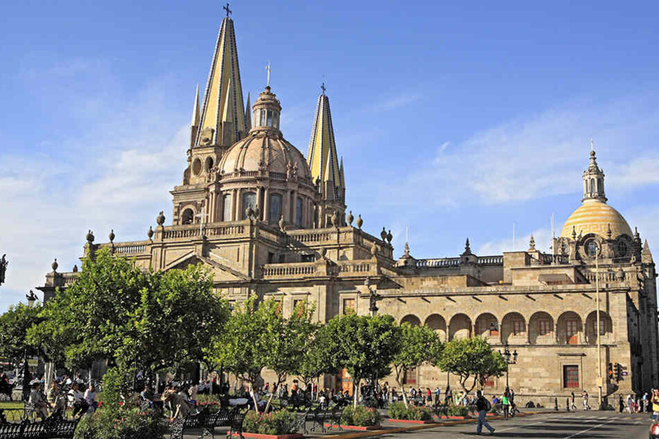 In der Kathedrale von Guadalajara in Mexiko soll eine Kinderleiche nach 300 Jahren ihre Augen geöffnet haben.