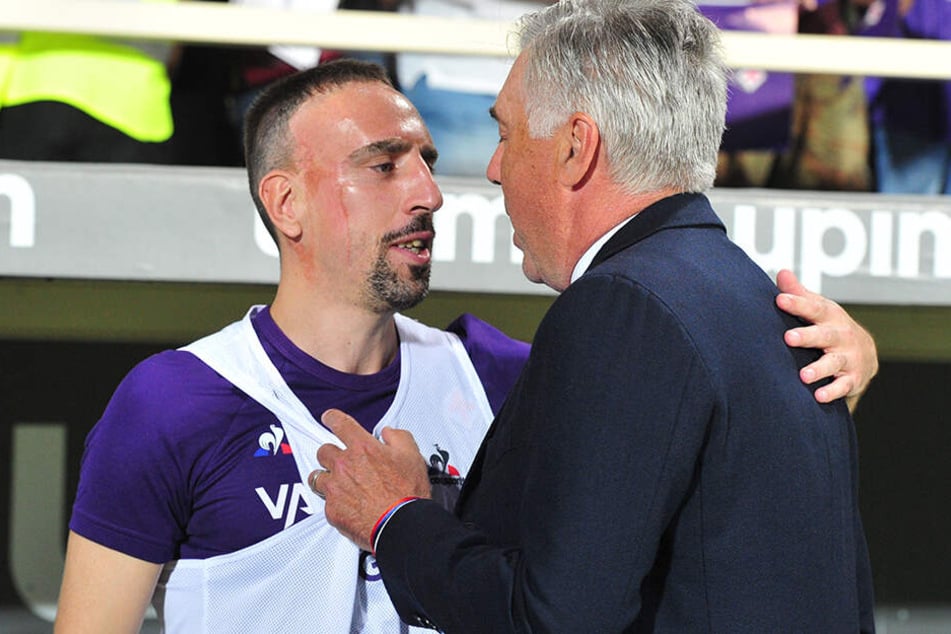 Zwei alte Bekannte. Der aufbrausende Franzose Ribery mit dem sonst eher besonnenen Italiener Ancelotti. Beide verbrachten etwas über ein Jahr gemeinsam beim FC Bayern.