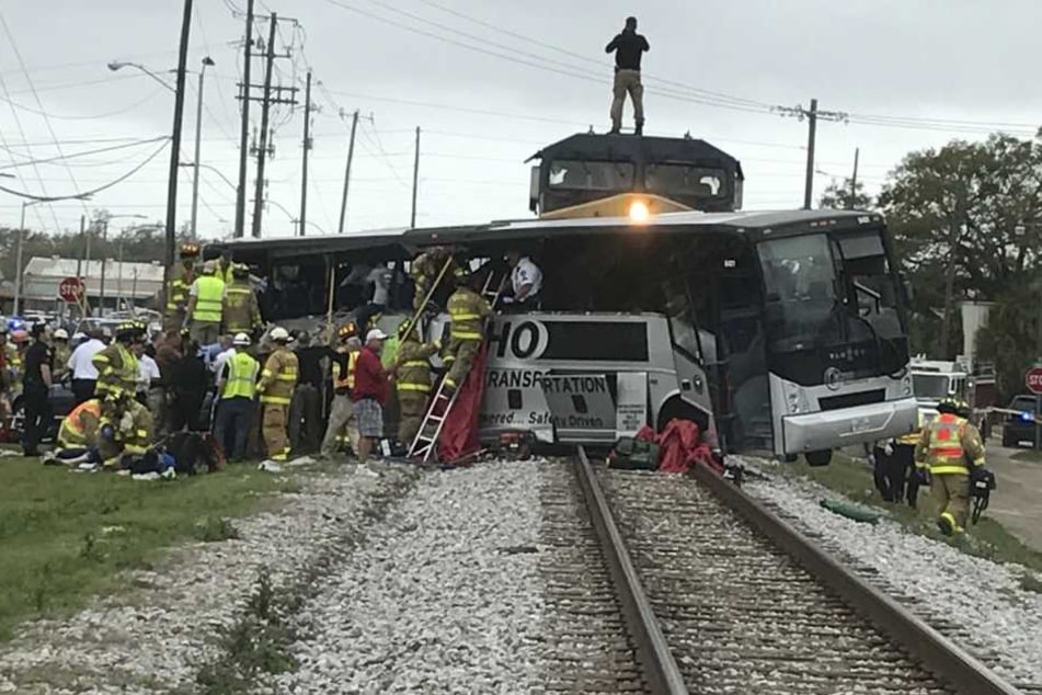 Im US-Bundesstaat Mississippi ist es am Dienstag zu einem Zugunglück gekommen.