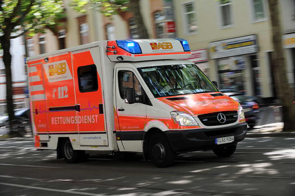 Die Rettungskräfte ahnten nicht, wie gefährlich der Einsatz in Reudnitz werden würde. (Symbolbild)