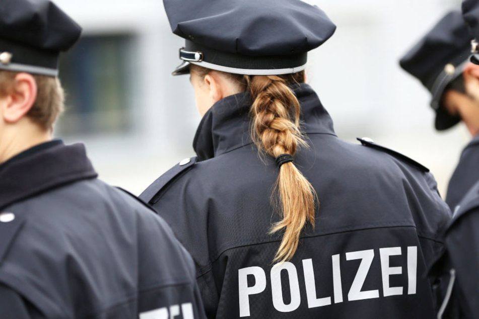 Die Polizisten konnten den mutmaßlichen Haupttäter in seiner Wohnung festnehmen (Symbolbild).