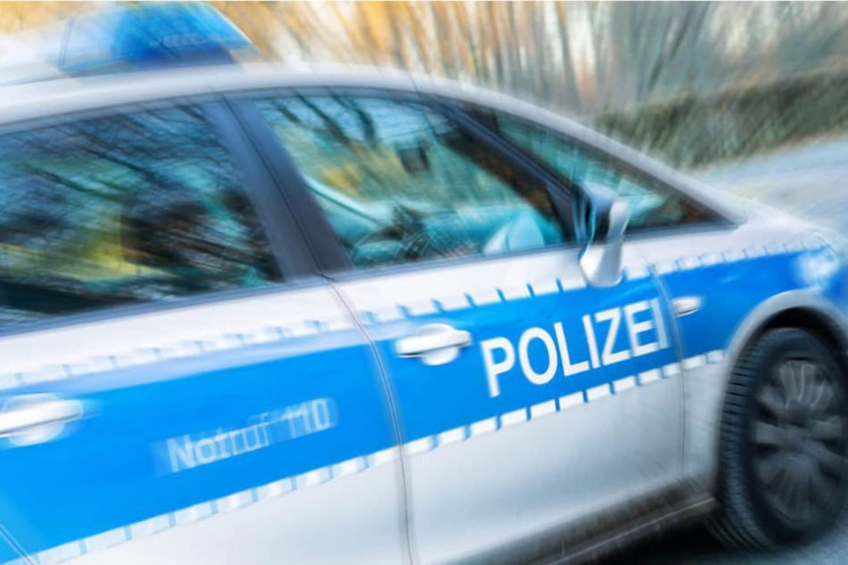 Die Polizei ist nun auf der Suche nach den Angreifern. (Symbolbild)
