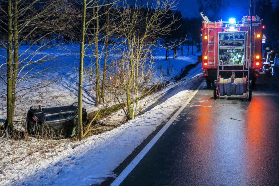 Die Feuerweher sicherte die Unfallstelle ab.
