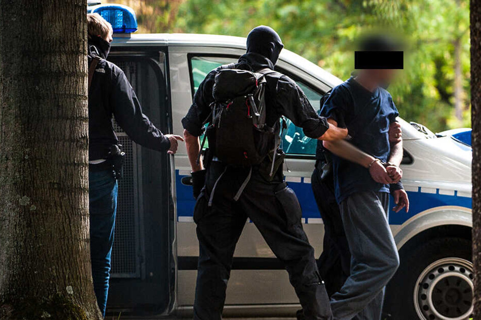 Insgesamt sechs Verdächtige wurden Anfang Oktober festgenommen, ein mutmaßliches Mitglied saß bereits in U-Haft.