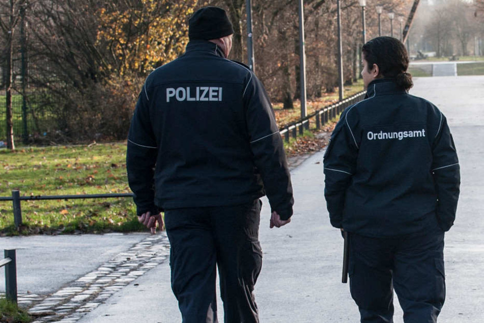 Das Berliner Ordnungsamt soll nach Willen von Neuköllns Bürgermeister Martin Hikel auch nach 22 Uhr arbeiten.