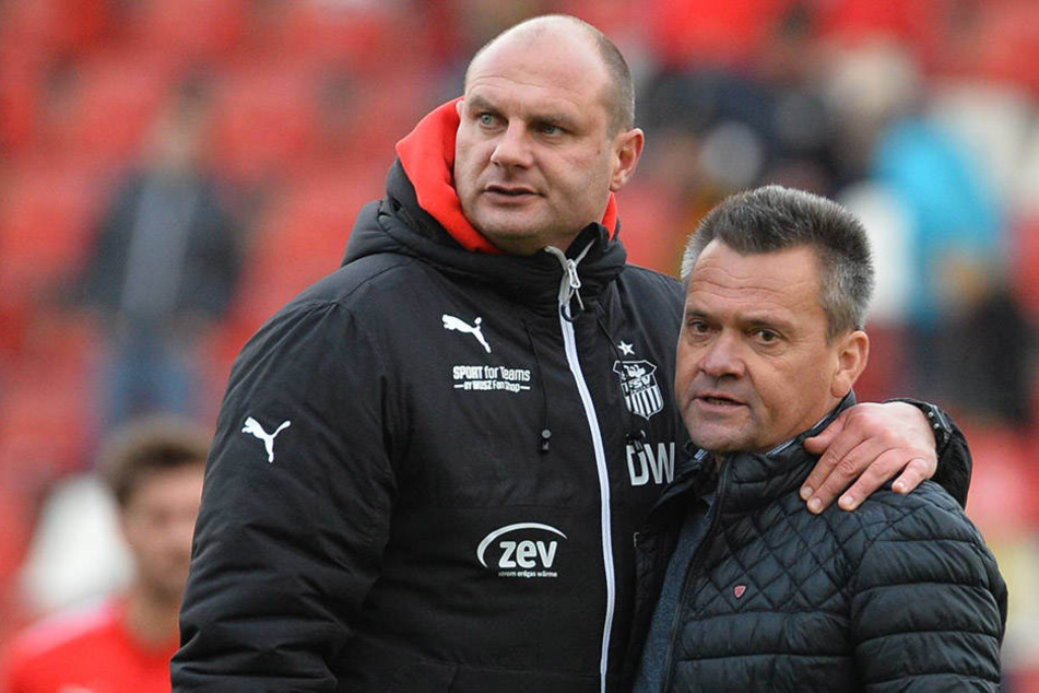 Zwickaus Sportdirektor David Wagner (l., mit Haching-Boss Manfred
Schwabl) sieht seinen FSV trotz der jüngsten schlechten Resultate nicht in der
Krise