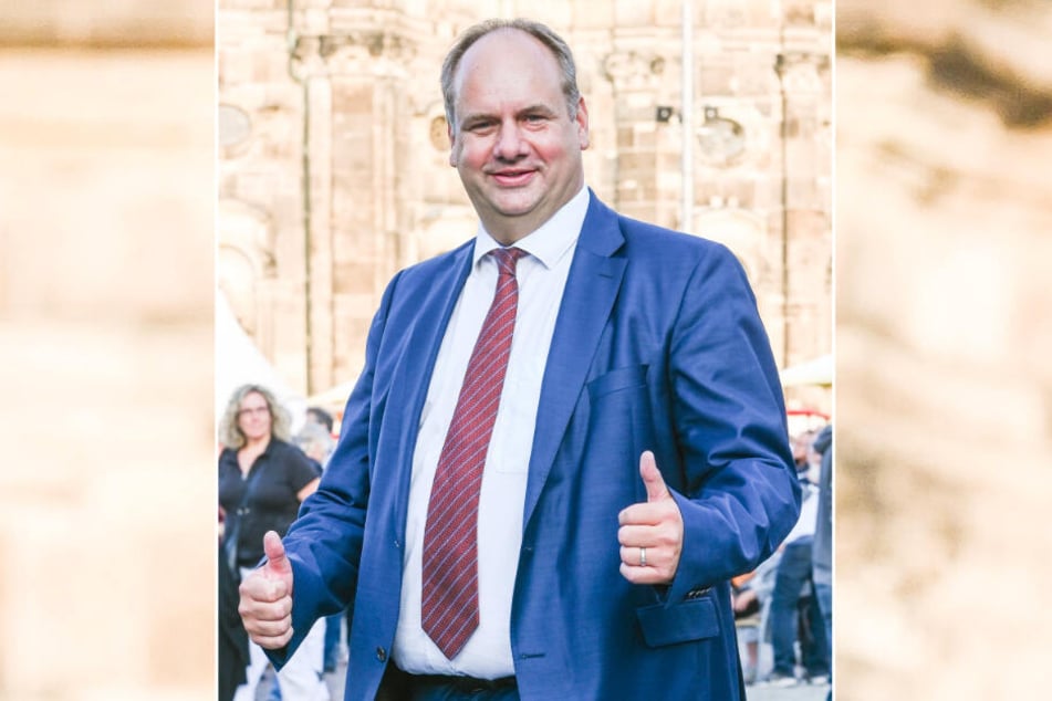 OB Dirk Hilbert (48, FDP) war vergangenes Jahr 55 Tage auf Auslands-Dienstreise. Auch 2020 wird der OB regelmäßig die Koffer packen.