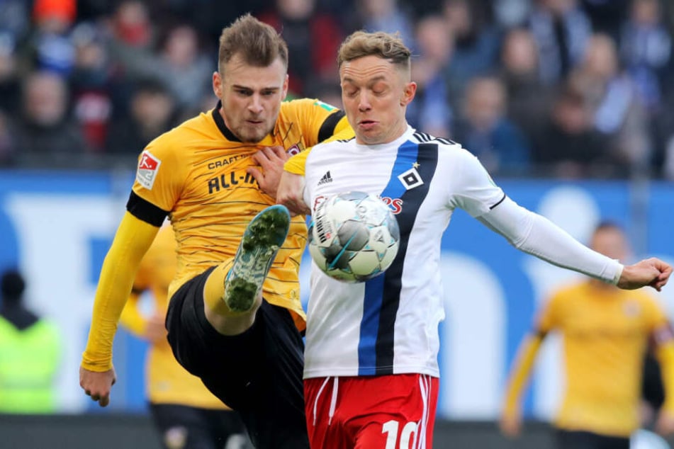 Max Kulke (l.) hatte Hamburgs Top-Torschützen Sonny Kittel über weiter Strecken im Griff. Er hatte keine nennenswerte Szene.