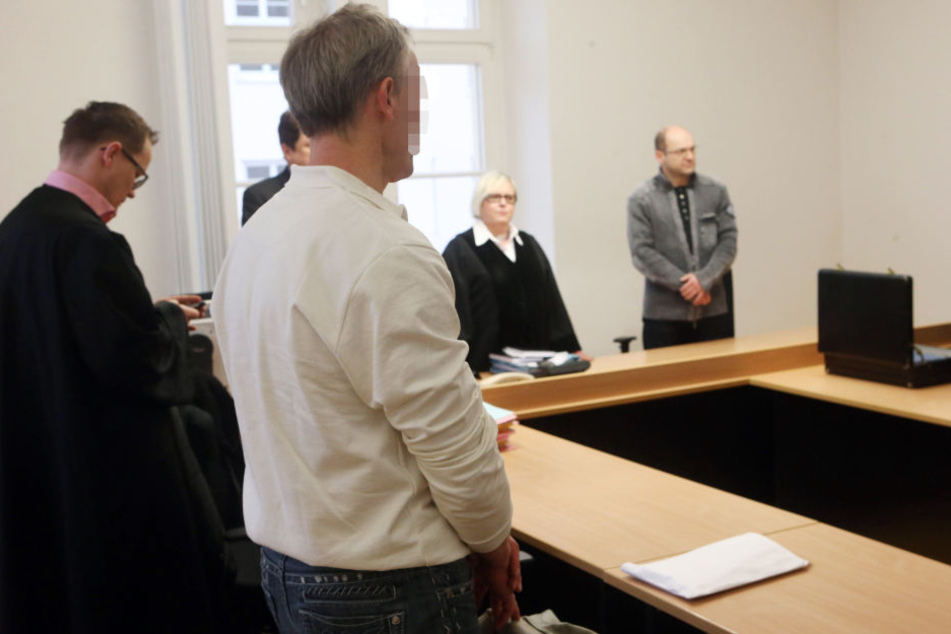 Bereits in mehreren Prozessen musste sich der Zahnarzt verantworten. Jetzt wurde ihm die Zulassung entzogen.