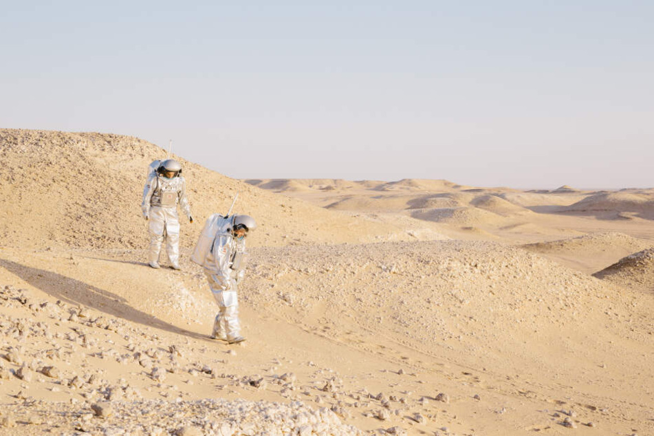 In Wüsten mit marsähnlichen Bedingungen testen die Simulations-Astronauten künftige Weltraumausrüstung.