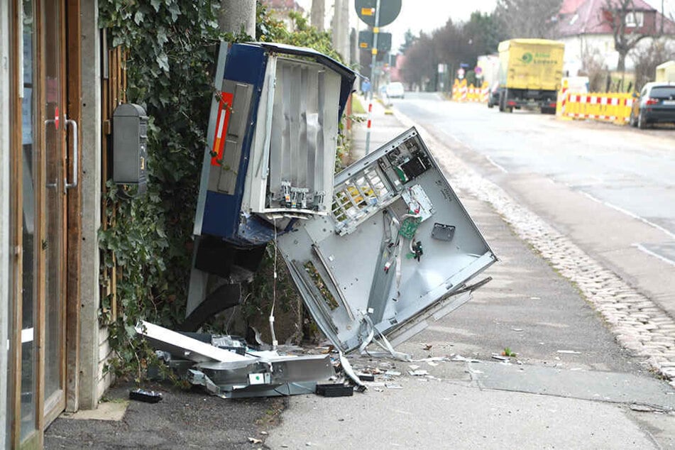 In Dresden-Omsewitz wurde ein Zigarettenautomat aufgesprengt.