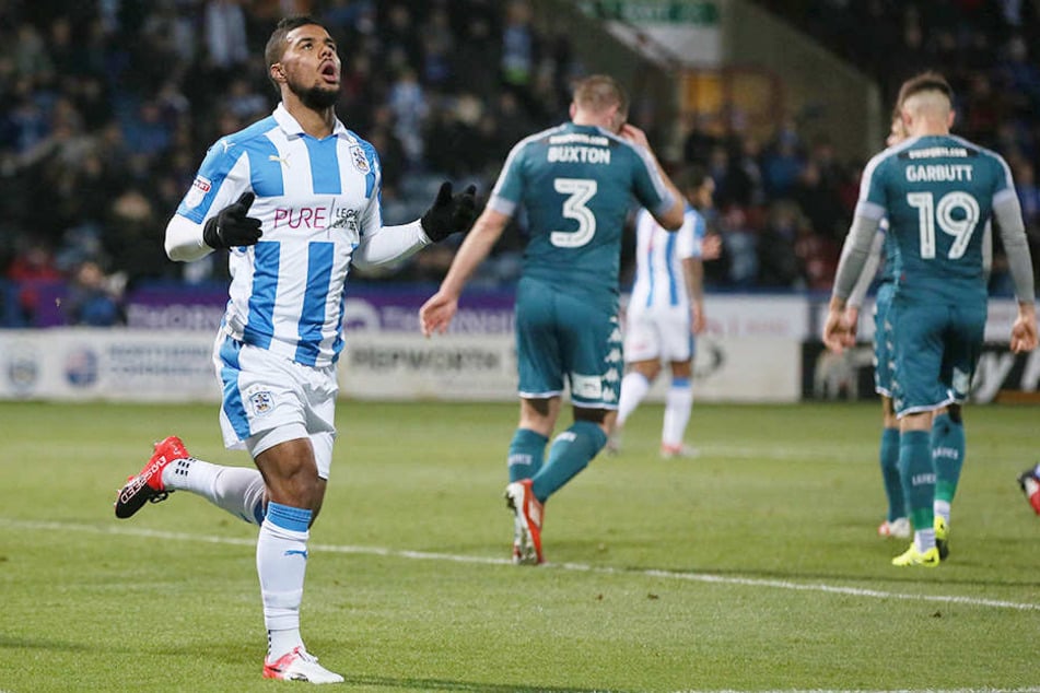 Inzwischen geht Elias Kachunga (24) in der zweiten englischen Liga für Huddersfield Town auf Torejagd.