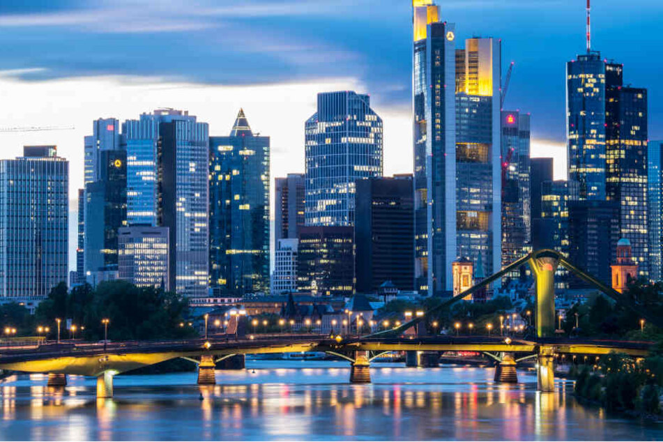 Bürotürme gibt es in Frankfurt zur Genüge, doch bezahlbarer Wohnraum ist knapp.