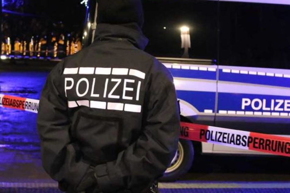 Die Polizei nahm den 71-Jährigen fest. Dabei leistete er keinerlei Widerstand (Symbolbild).